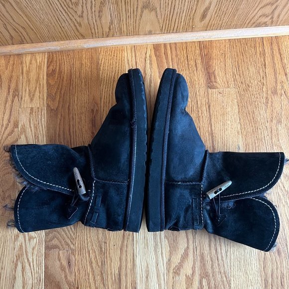 UGG Meadow‎ Short Boots Women's Black 11 Round Toe Sheepskin Lining - Picture 4 of 12